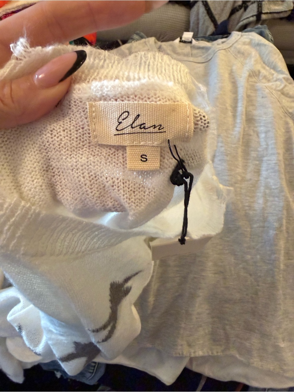 Elan White Gray Star Distressed Sweater Size Small NWT - Picture 3 of 4